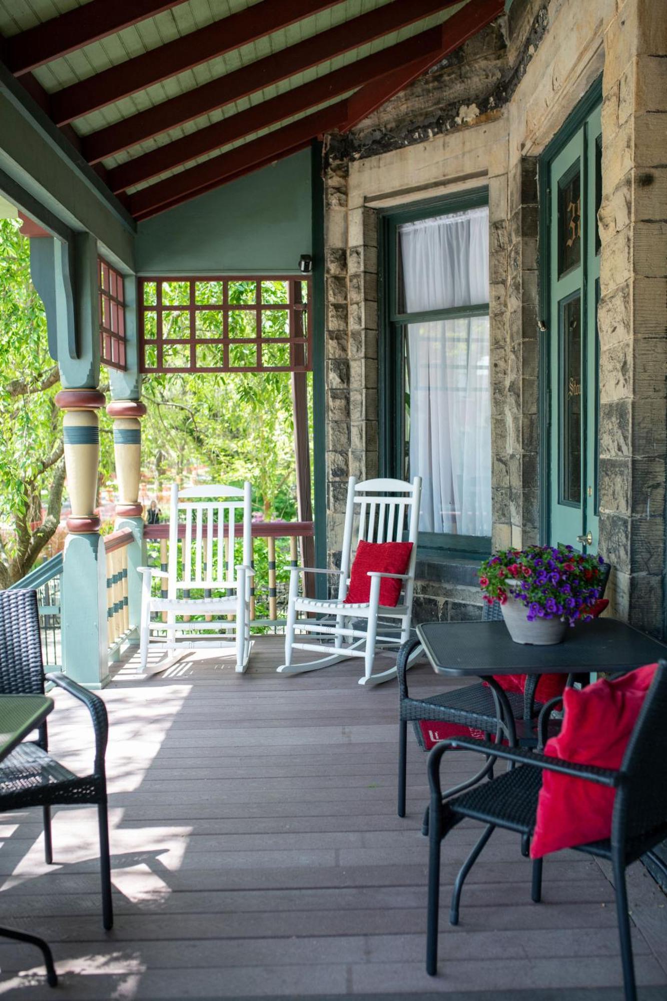 Stone Gables Inn Cleveland Bagian luar foto