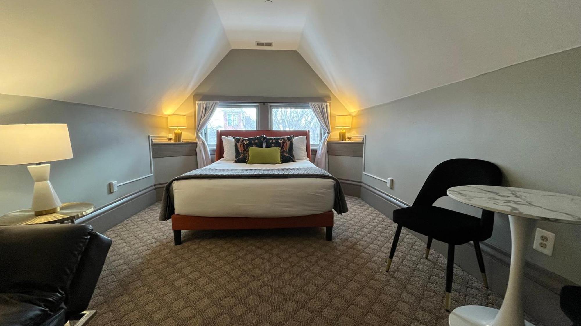 Stone Gables Inn Cleveland Bagian luar foto