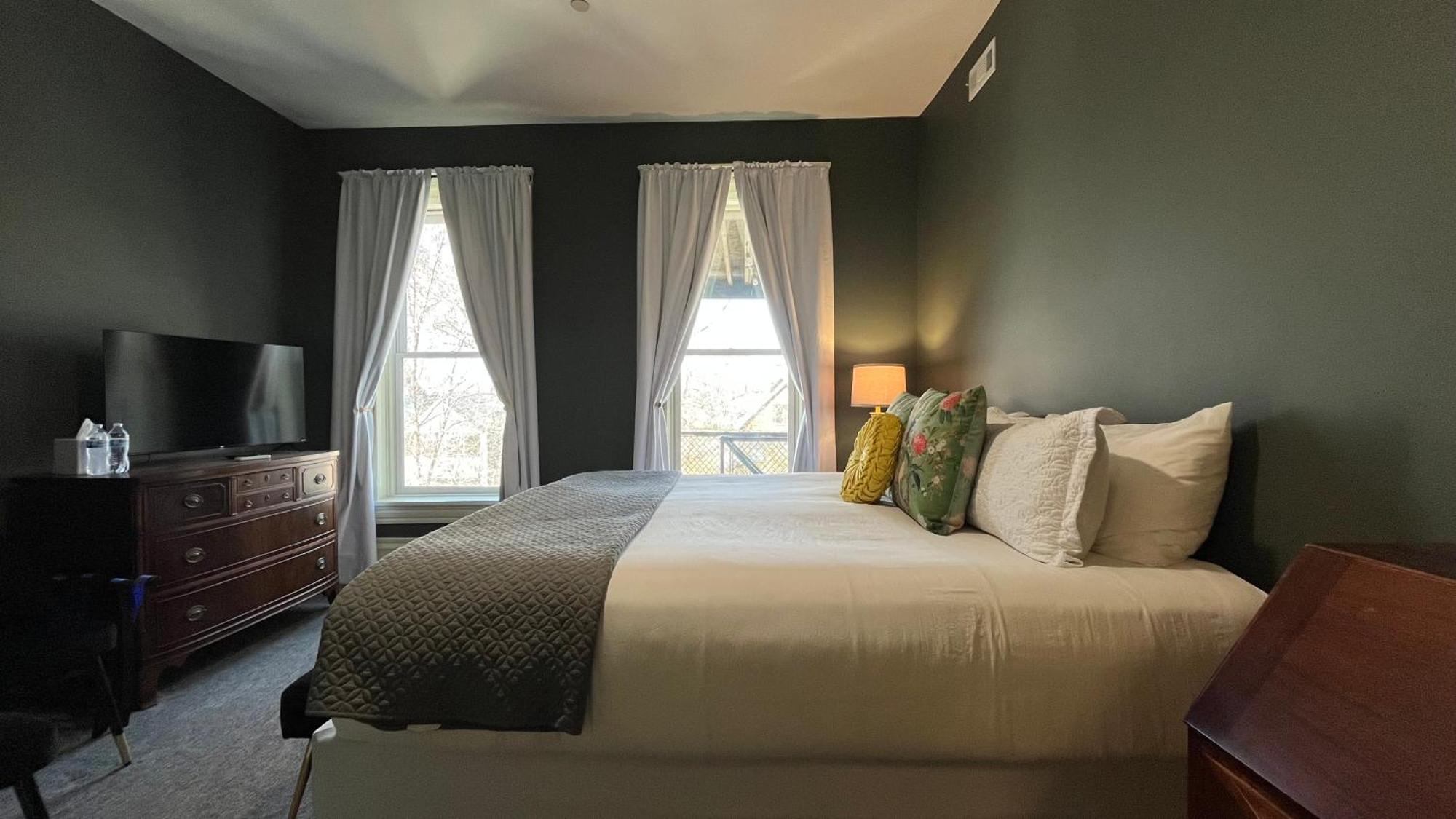 Stone Gables Inn Cleveland Bagian luar foto