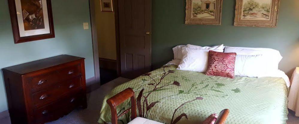 Stone Gables Inn Cleveland Bagian luar foto