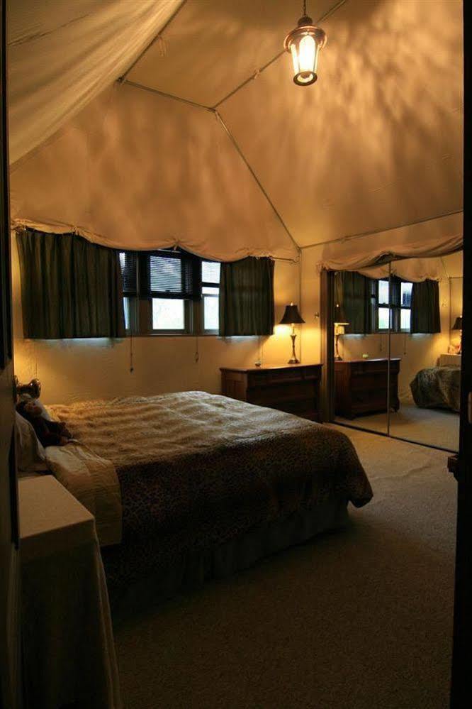 Stone Gables Inn Cleveland Bagian luar foto